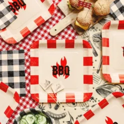 Kvadratiska Papperstallrikar BBQ 6-pack