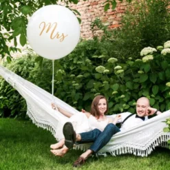 Mrs Gigantisk Latexballong Vit och Guld