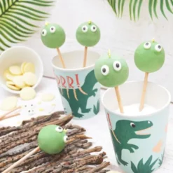 Pappmuggar Dino Party
