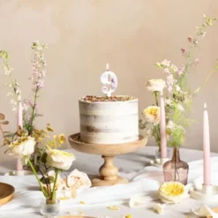 Vit Tårtljus med Blomblad (Siffra 0)